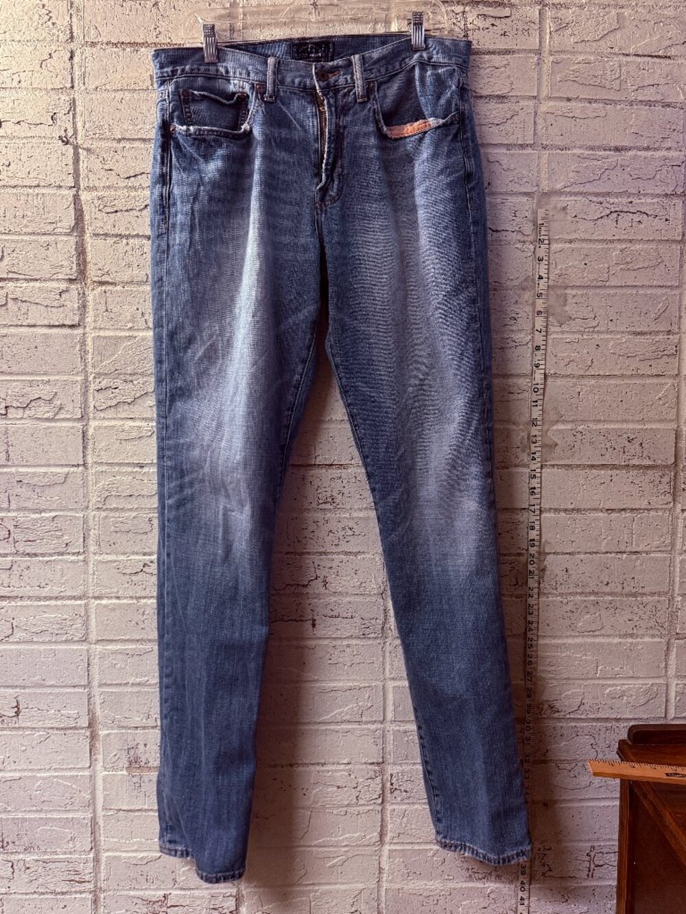 Lucky Brand Men’s Jeans W34 L36 Light Wash Straight Leg Distressed Denim